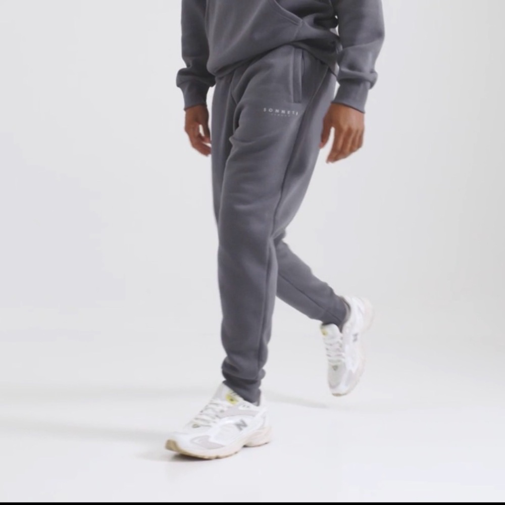 NWOT MEN'S SONNETI LONDON LOGO JOGGER PANTS, 2XL